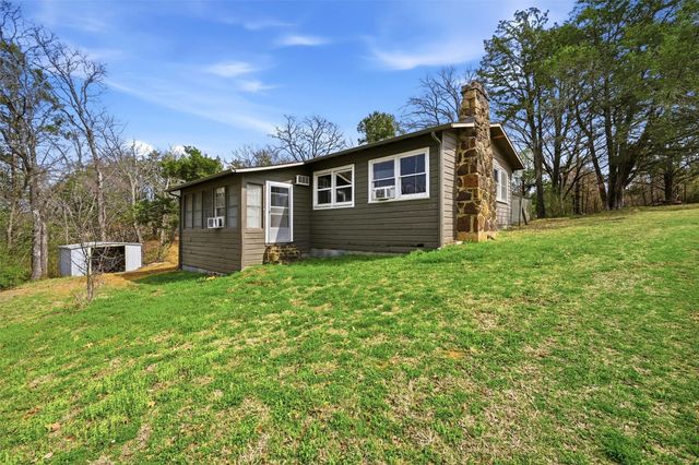 41 Cedar Bayou Boulevard, Gordonville, TX 76245