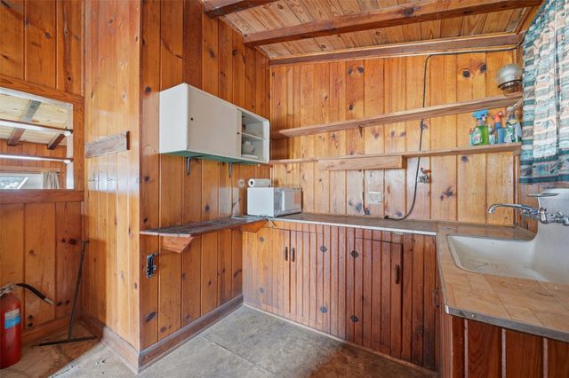 41 Cedar Bayou Boulevard, Gordonville, TX 76245