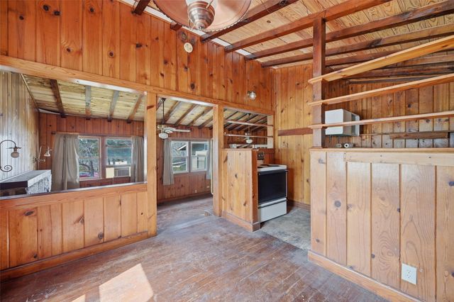 41 Cedar Bayou Boulevard, Gordonville, TX 76245