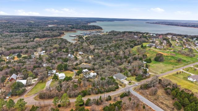 41 Cedar Bayou Boulevard, Gordonville, TX 76245