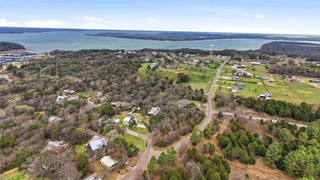 41 Cedar Bayou Boulevard, Gordonville, TX 76245