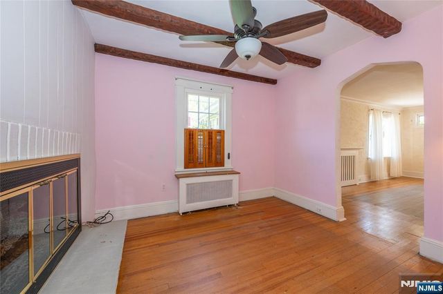 41 Center Street, Midland Park, NJ 07432