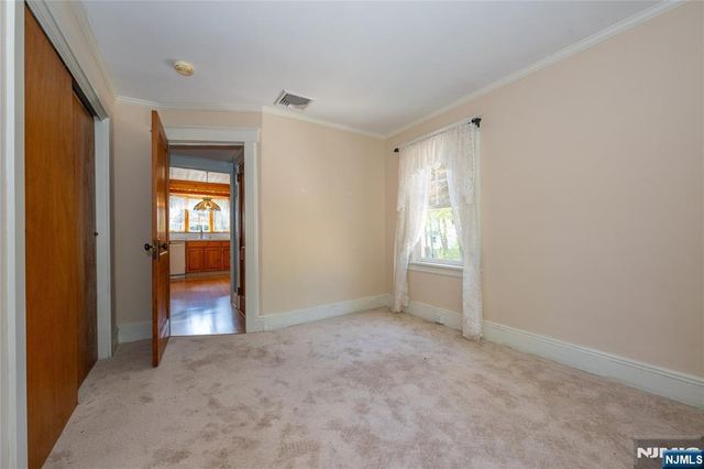 41 Center Street, Midland Park, NJ 07432