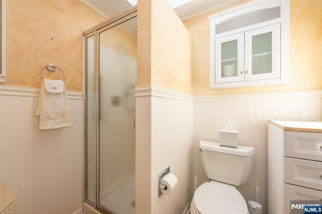 41 Center Street, Midland Park, NJ 07432