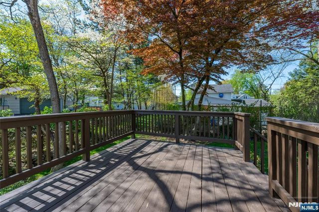 41 Center Street, Midland Park, NJ 07432