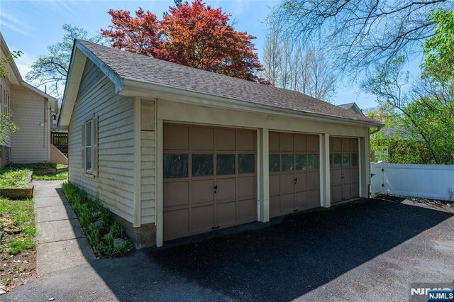 41 Center Street, Midland Park, NJ 07432