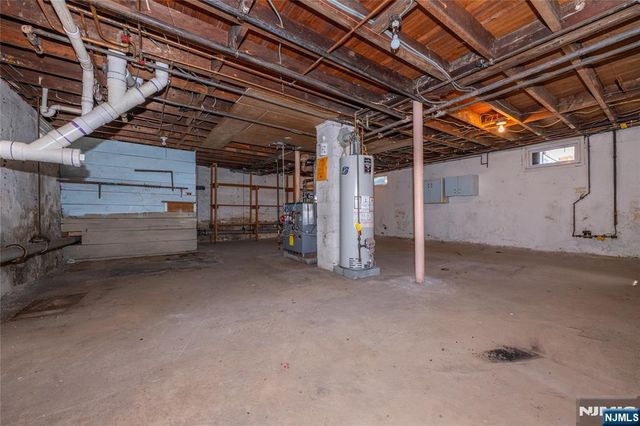 41 Center Street, Midland Park, NJ 07432