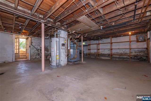 41 Center Street, Midland Park, NJ 07432