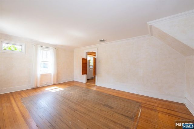 41 Center Street, Midland Park, NJ 07432