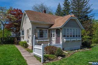 41 Center Street, Midland Park, NJ 07432