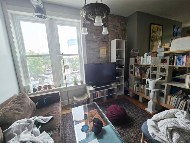 1808 W Armitage Street, Chicago, IL 60647