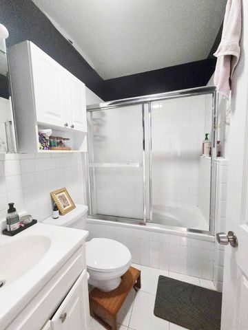 1808 W Armitage Street, Chicago, IL 60647