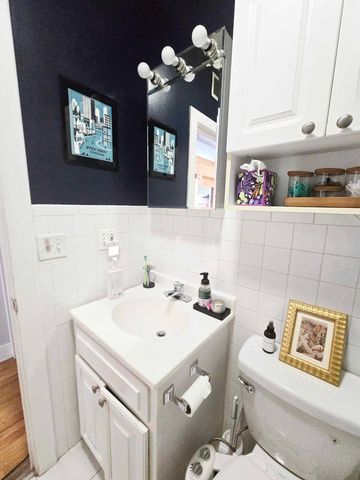 1808 W Armitage Street, Chicago, IL 60647