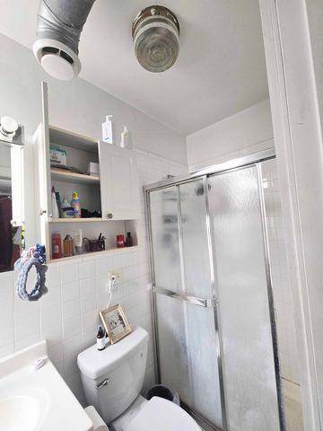 1808 W Armitage Street, Chicago, IL 60647