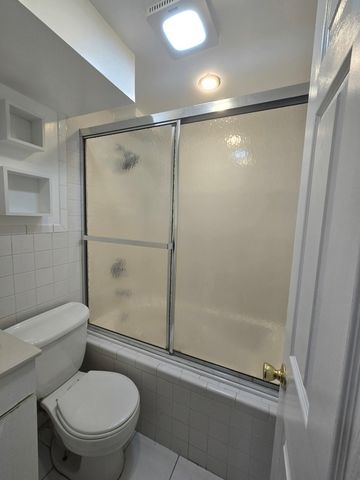 1808 W Armitage Street, Chicago, IL 60647