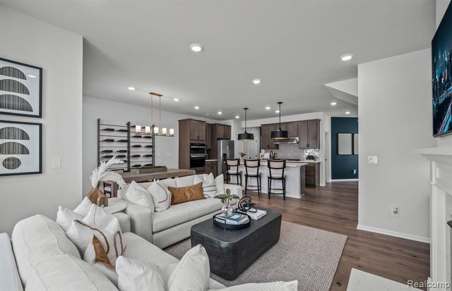 5593 Corgi Drive, Ann Arbor, MI 48108