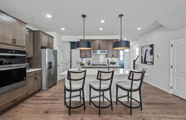 5593 Corgi Drive, Ann Arbor, MI 48108