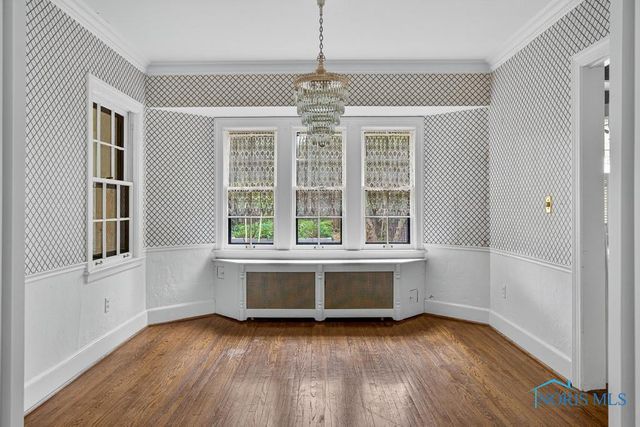 3329 Darlington Road, Ottawa Hills, OH 43606