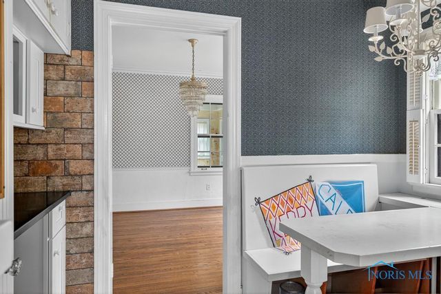 3329 Darlington Road, Ottawa Hills, OH 43606