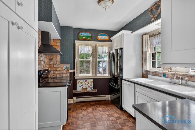 3329 Darlington Road, Ottawa Hills, OH 43606