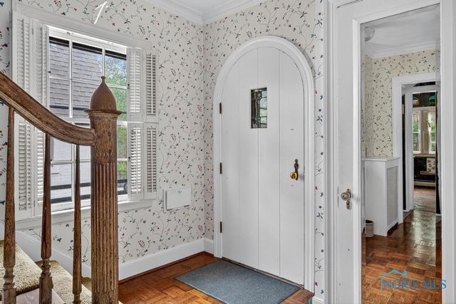 3329 Darlington Road, Ottawa Hills, OH 43606