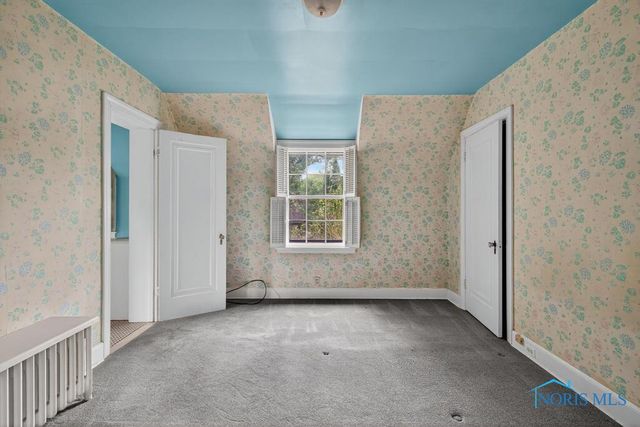 3329 Darlington Road, Ottawa Hills, OH 43606