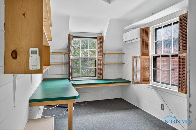 3329 Darlington Road, Ottawa Hills, OH 43606