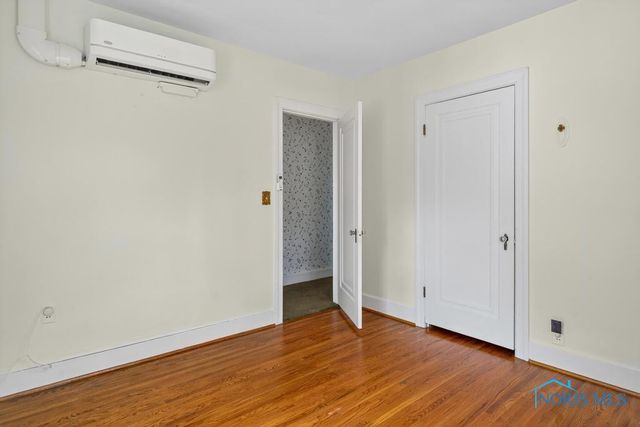 3329 Darlington Road, Ottawa Hills, OH 43606