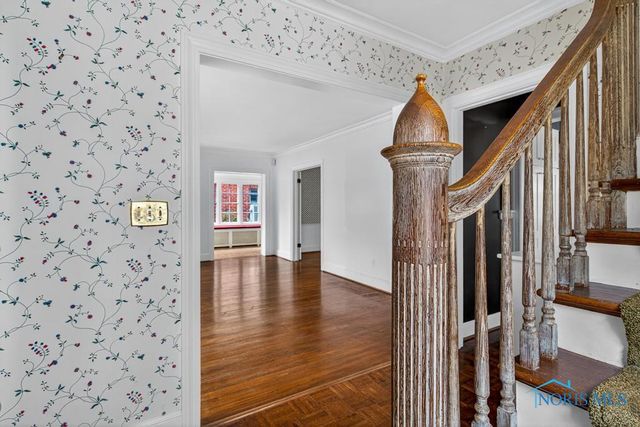 3329 Darlington Road, Ottawa Hills, OH 43606