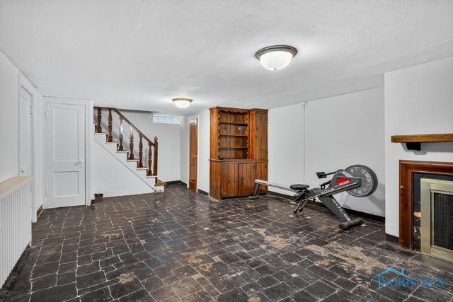 3329 Darlington Road, Ottawa Hills, OH 43606