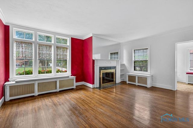 3329 Darlington Road, Ottawa Hills, OH 43606