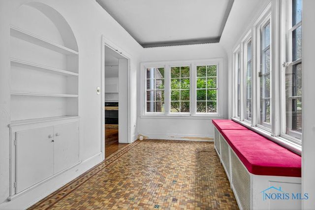 3329 Darlington Road, Ottawa Hills, OH 43606