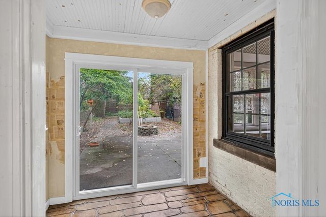 3329 Darlington Road, Ottawa Hills, OH 43606