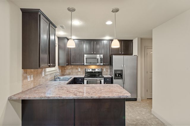 1811 TRELLIS LN, Columbia, MO 65201