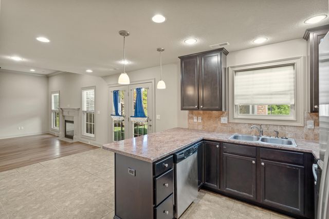 1811 TRELLIS LN, Columbia, MO 65201