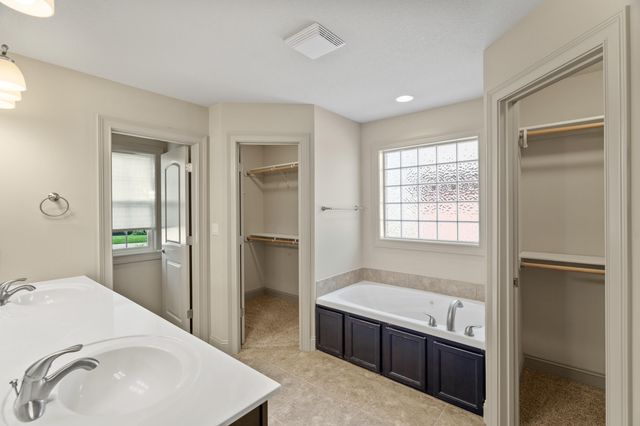 1811 TRELLIS LN, Columbia, MO 65201