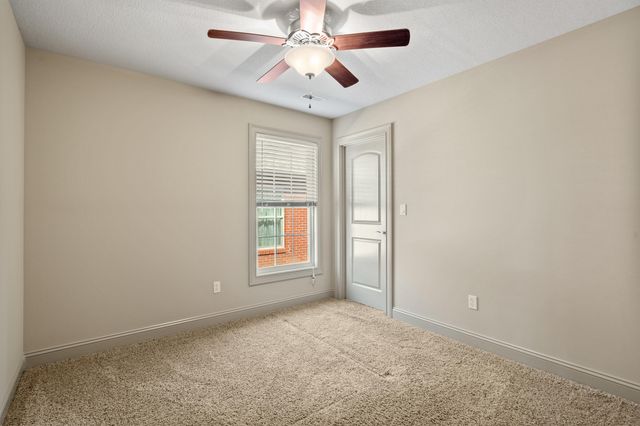 1811 TRELLIS LN, Columbia, MO 65201