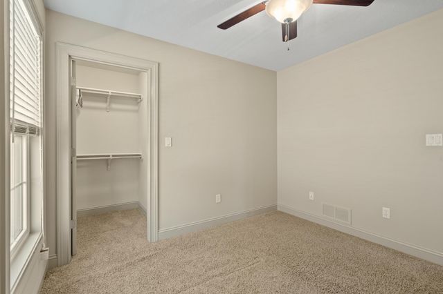 1811 TRELLIS LN, Columbia, MO 65201