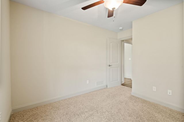 1811 TRELLIS LN, Columbia, MO 65201