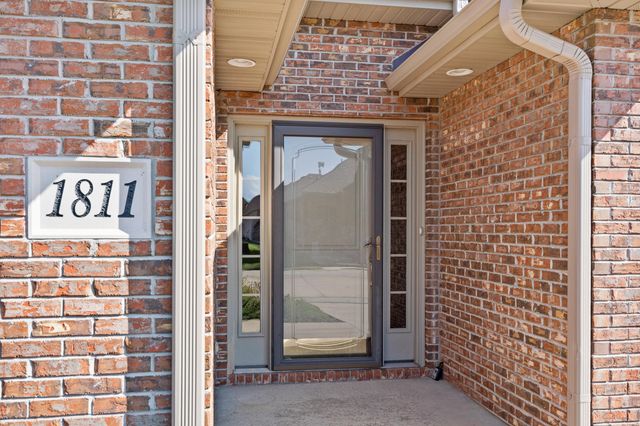 1811 TRELLIS LN, Columbia, MO 65201