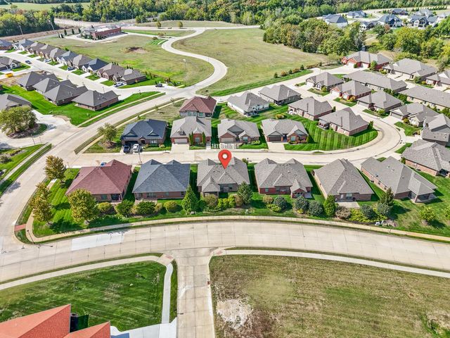 1811 TRELLIS LN, Columbia, MO 65201