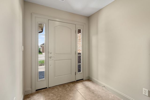 1811 TRELLIS LN, Columbia, MO 65201