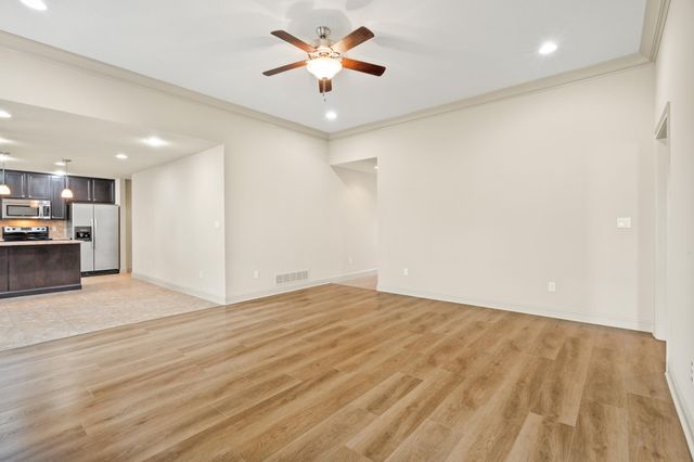 1811 TRELLIS LN, Columbia, MO 65201