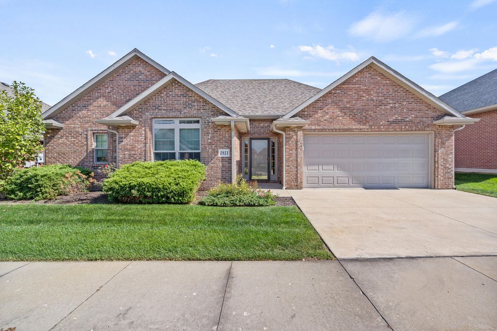 1811 TRELLIS LN, Columbia, MO 65201