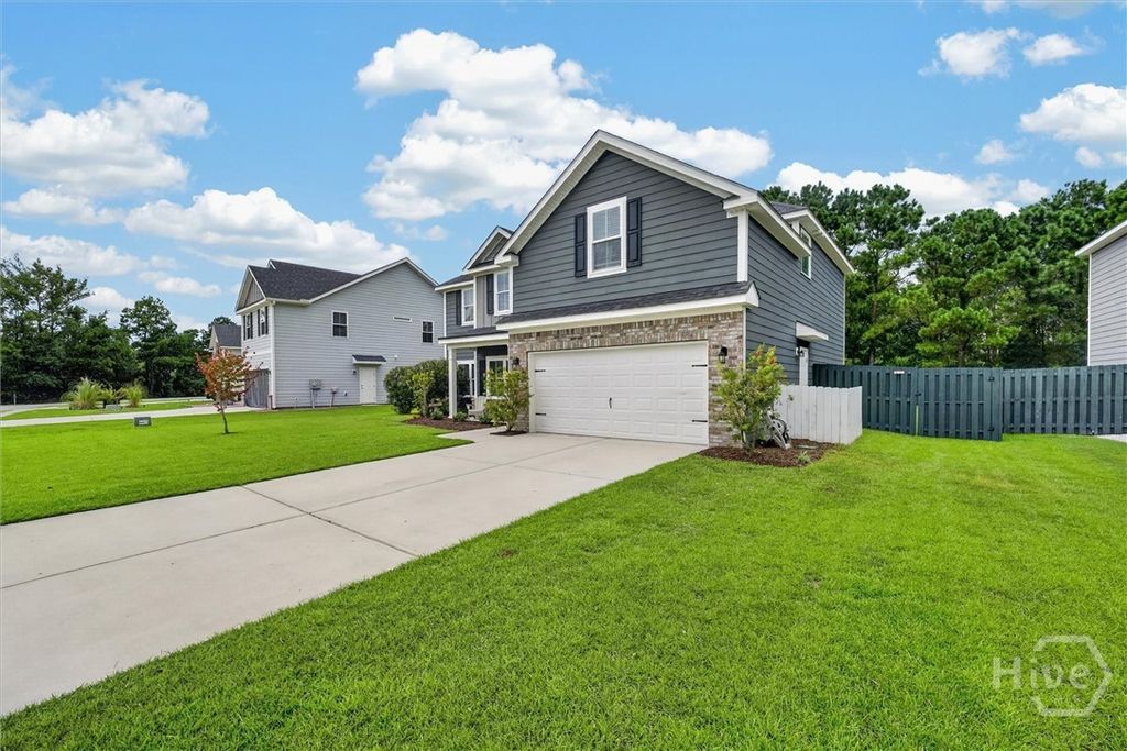 Image 3 of property listing at 55 Beckley Drive, Richmond Hill, GA 31324