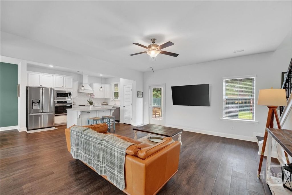 Image 7 of property listing at 55 Beckley Drive, Richmond Hill, GA 31324