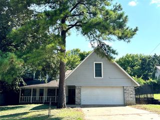 325 Post Oak Drive, Grand Prairie, TX 75050