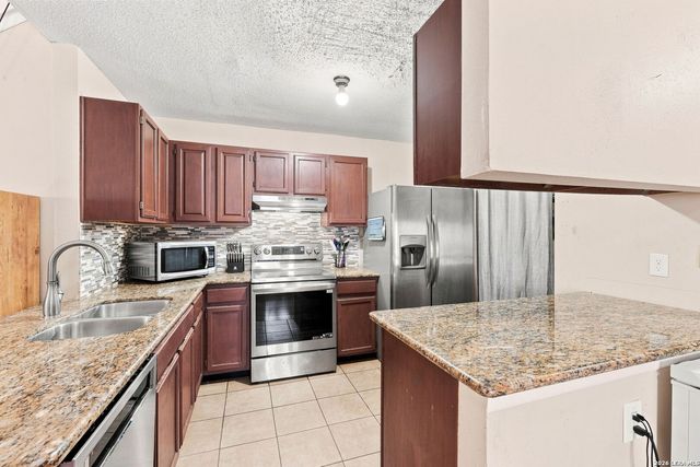 11710 Spring Ridge Dr, San Antonio, TX 78249