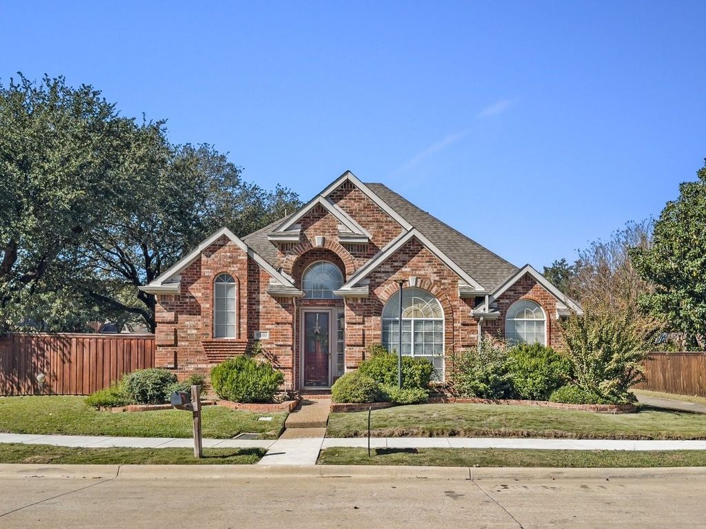8501 Mustang Drive, Irving, TX 75063