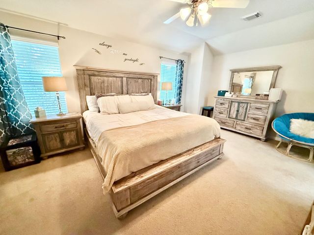 50 N Spinning Wheel Circle, The Woodlands, TX 77382